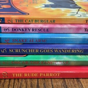 Set of 6 Petsitters Club animal chapter books📚cat donkey snake pig parrot & rat